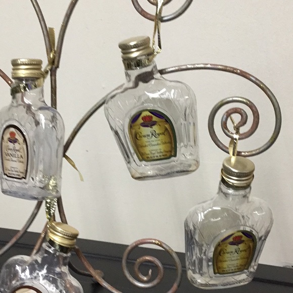 Crown Royal Bar Decoration - Picture 2 of 10
